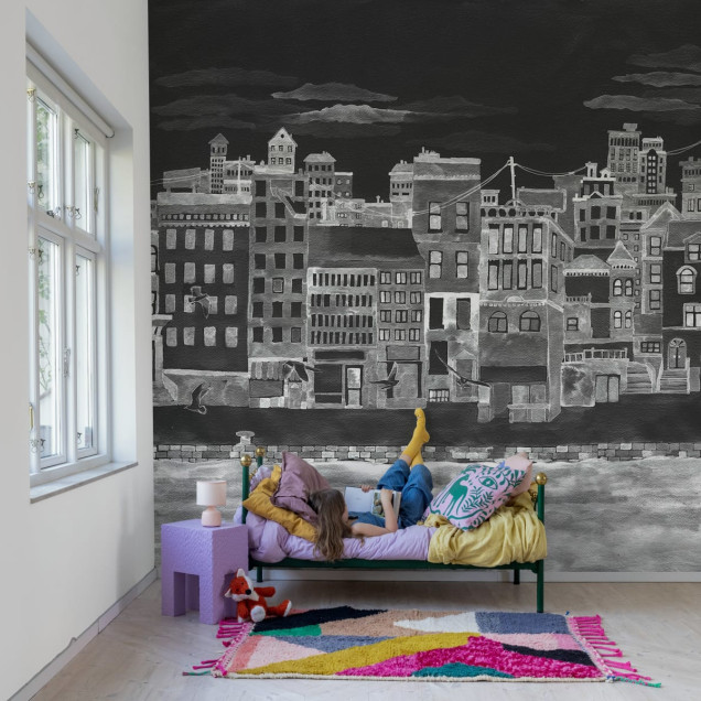 Imagine cu Harbour, Black, un wallpaper care prezintă o panoramă a unui oraș cu clădiri înalte și străzi înguste create în nuanțe de alb pe un fundal negru.