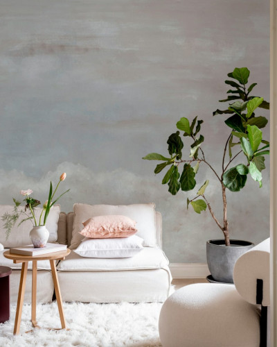 Tapet Heavenly Clouds, Dusty Pink - un tapet minimalist cu nori pufoși într-o nuanță delicată de roz prafuit, perfect pentru o atmosferă modernă și sofisticată.