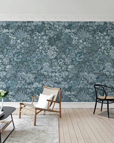 Tapet floral albastru cu flori delicate, ideal pentru un decor elegant