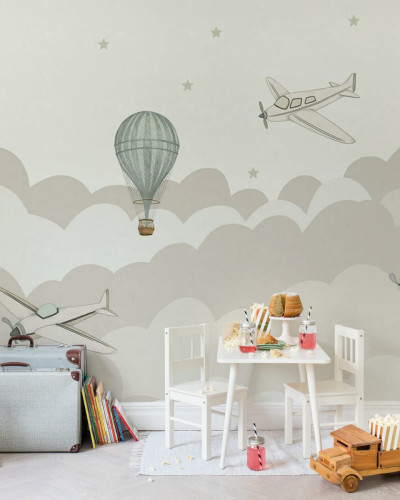 Tapet Fly Away Pastel, cu avioane și un balon cu aer cald pe un fundal pastelat.