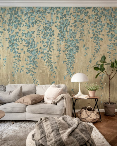 Tapet floral modern cu flori albastre pe un fundal crem cu textura lemnului.