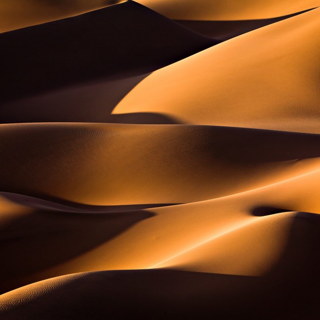 Wallpaper cu o imagine a deșertului Sahara