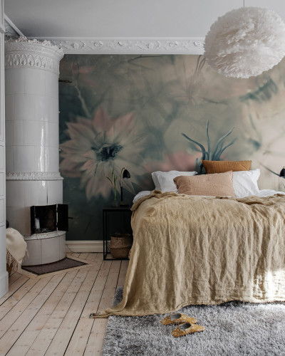 Wallpaper floral vintage cu flori delicate, perfect pentru un dormitor sau salon.