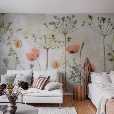 Tapet floral Poppy Meadow, cu maci si flori delicate, perfect pentru living sau dormitor