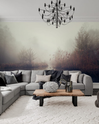 Tapet cu design natural captivant, ce prezintă un lac lin și copaci în ceață. Ideal pentru a adăuga o notă de inspirație și stil casei dumneavoastră.