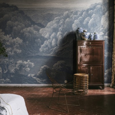 Tapet Mystery Lake, Blue cu un design minimalist, inspirat din natura, perfect pentru orice cameră.