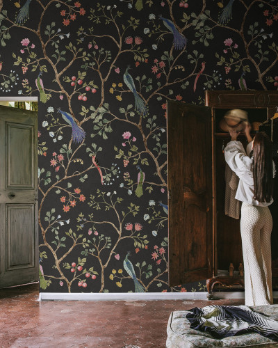 Tapet Songbirds, Midnight cu design floral delicat si pasari exotice