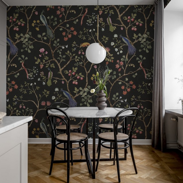 Tapet Songbirds, Midnight cu design floral delicat si pasari exotice