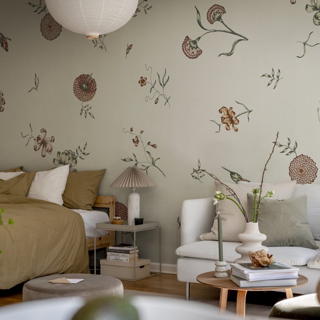 Tapet cu flori delicate, de culoare nisip