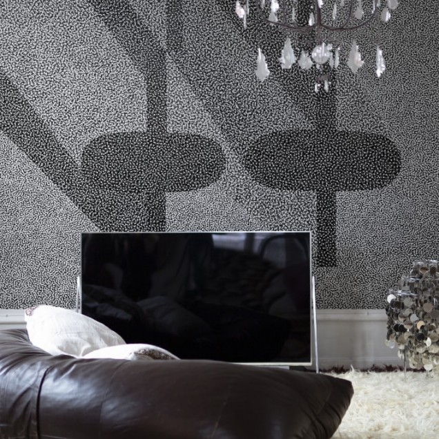 Tapet cu model minimalist de puncte fine, Birdseye Graphite, aplicat pe un perete din dormitor.