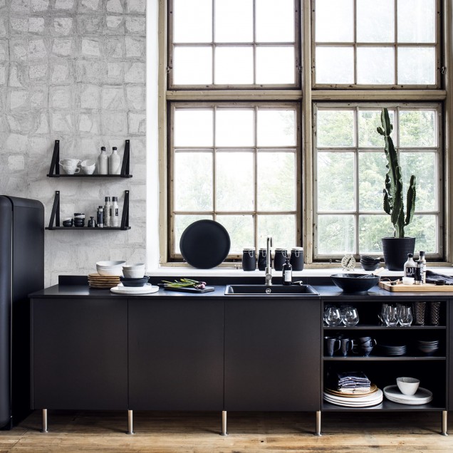 Tapet de perete cu model geometric minimalist, cu textura betonului natural.