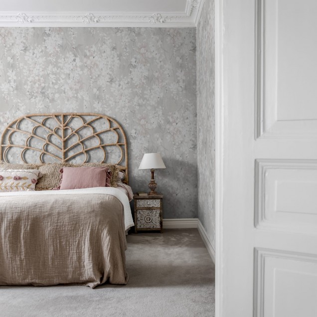 Imagine de fundal cu flori de glicină Wisteria Pearl, in nuanțe delicate de gri și roz