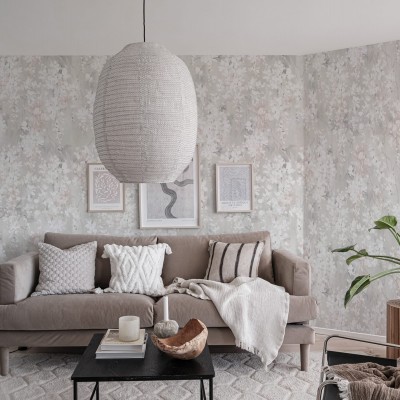 Imagine de fundal cu flori de glicină Wisteria Pearl, in nuanțe delicate de gri și roz