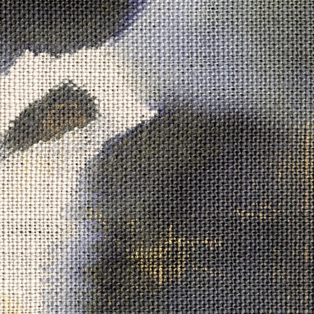 Wallpaper cu violete albastre, cu un model frumos și culori delicate