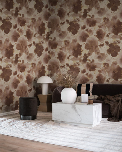 Tapet floral cu violete ruginite