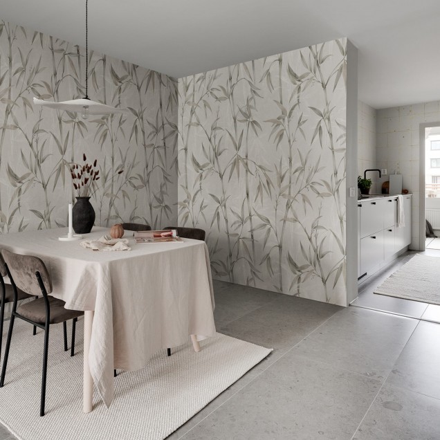 Tapet cu design modern de bambus în nuanțe de gri, Bamboo Garden, Pearl.