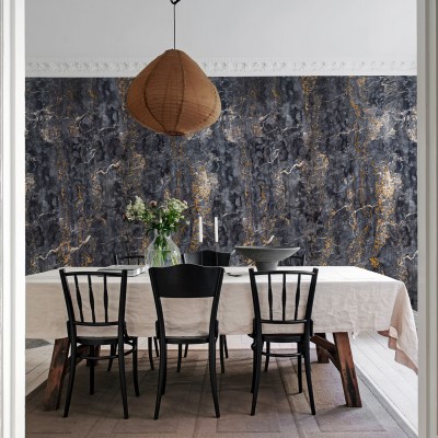 Tapet Dripping Gold cu design minimalist si accent auriu, folosit intr-o camera de dining