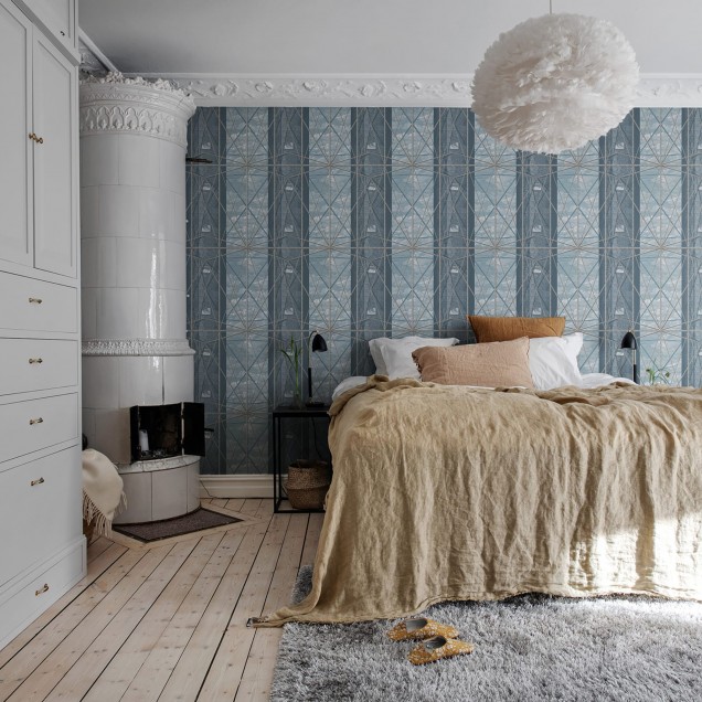 Tapet geometric modern, cu nuanțe de albastru deschis și o textură subtilă.