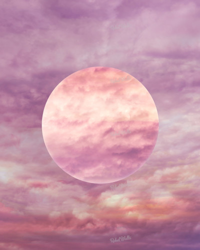 Pink Moon tapet pentru dormitor cu cerul senin în nuanțe pastelate de roz și alb