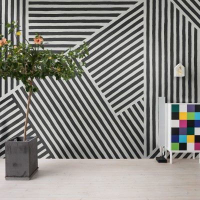 Tapet modern cu dungi diagonale alb-negru