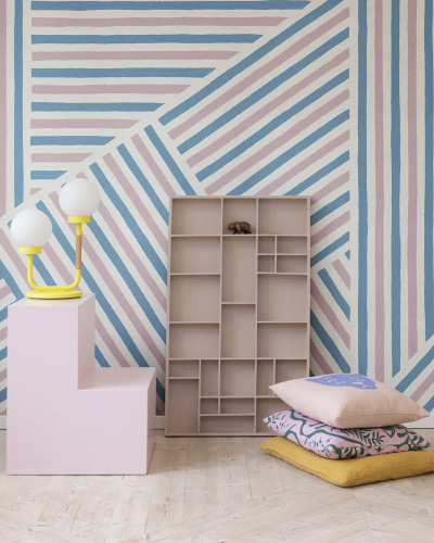 Tapet cu dungi albastre și roz, design modern