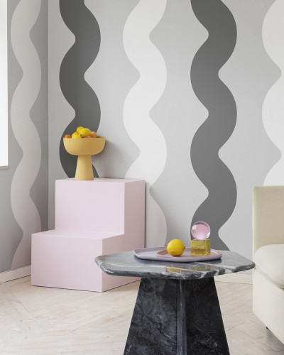 Tapet modern cu design ondulat in nuante de gri si alb.
