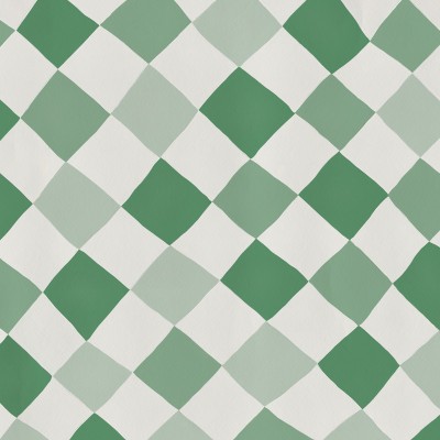 Tapet Tremble Green, model geometric cu pătrate, nuanțe de verde și alb, aplicat pe un perete din sufragerie, lângă o masă cu scaune.