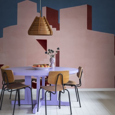 Tapet abstract cu clădiri, în culori pastelate, cu un design modern.