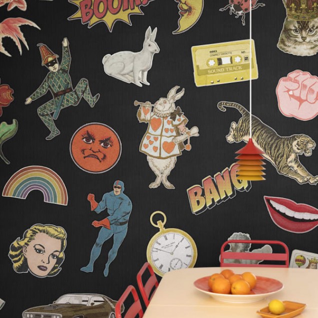Tapet Patches cu modele diverse, colorate pe fundal negru