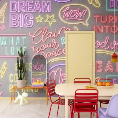 Tapet cu design modern și vibrant, inspirat din atmosfera străzilor luminoase, cu text neon pe un fundal de beton.
