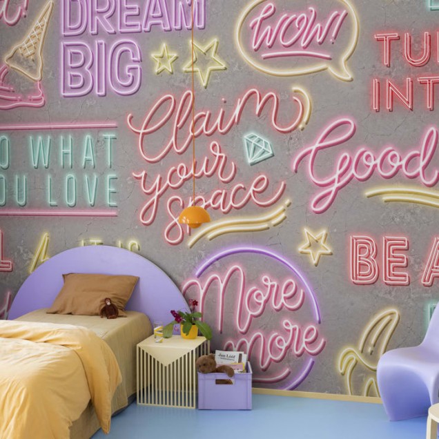 Tapet cu design modern și vibrant, inspirat din atmosfera străzilor luminoase, cu text neon pe un fundal de beton.