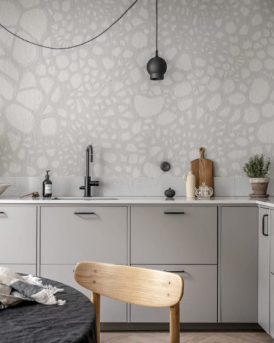 The Nest Gray, tapet gri cu design organic, ideal pentru bucătărie modernă