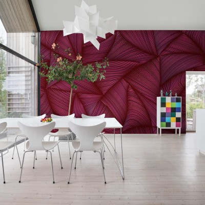 Tapet geometric abstract cu design modern, cu culori vibrante, roșii, ideale pentru o sală de mese, sufragerie sau dormitor.