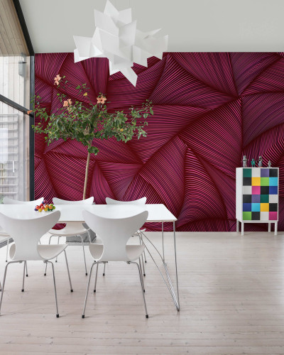 Tapet geometric abstract cu design modern, cu culori vibrante, roșii, ideale pentru o sală de mese, sufragerie sau dormitor.