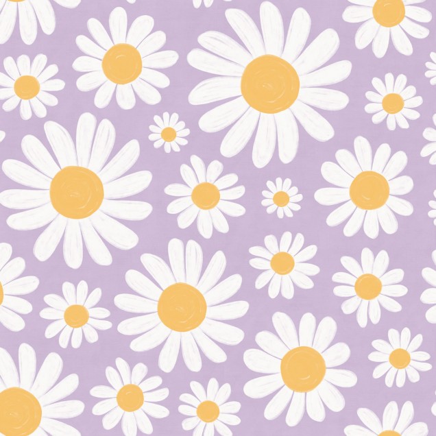 Tapet floral cu margarete albe pe fond liliac, decorand un living cu canapea maro si o masa cu flori.