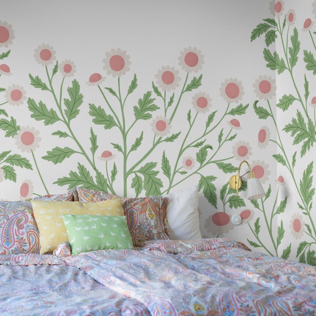 Tapet floral cu flori de mușețel delicate, perfect pentru a crea o atmosferă relaxantă și primitoare.