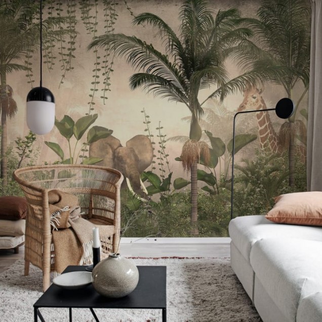Tapet cu design exotic al naturii tropicale, cu palmieri, plante tropicale si animale salbatice.