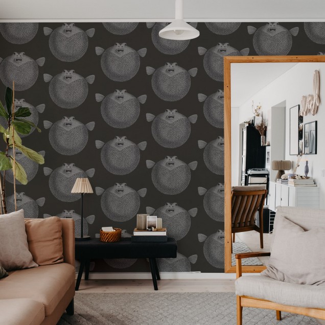 Tapet Puffer Fish cu un design modern cu pești balon gri pe fond negru, decorat în bucătărie.