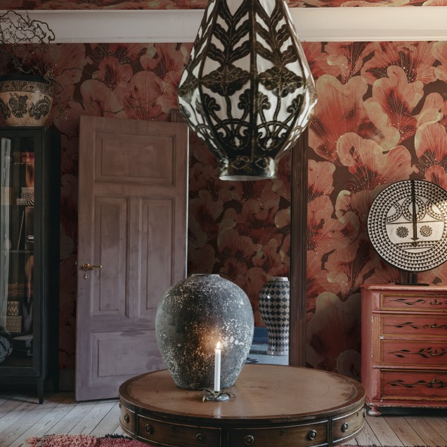 Tapet Corals, Red, cu flori roșii, perfect pentru decorarea casei.