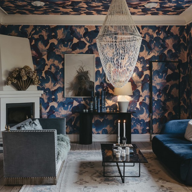 Tapet floral albastru Corals, Blue de la Rebel Walls