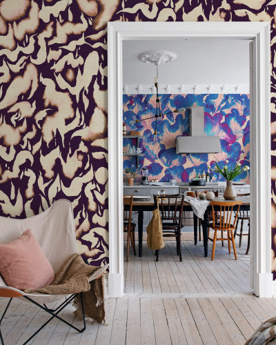 Tapet cu design abstract, nuanțe de roz prafuit și violet, decorare living