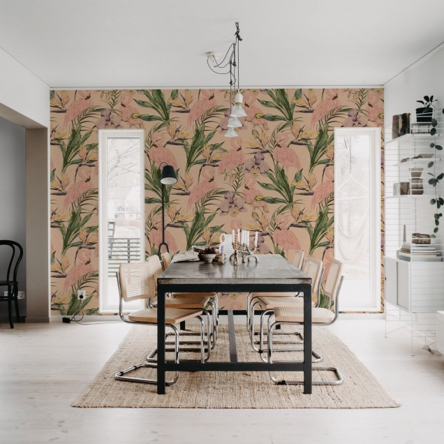 Tapet cu flamingo roz și frunze tropicale