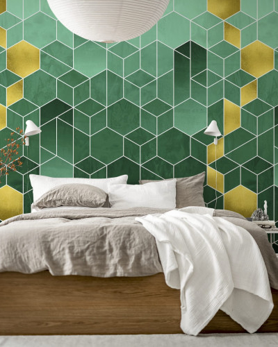 Tapet geometric abstract cu nuanțe de smarald și auriu.
