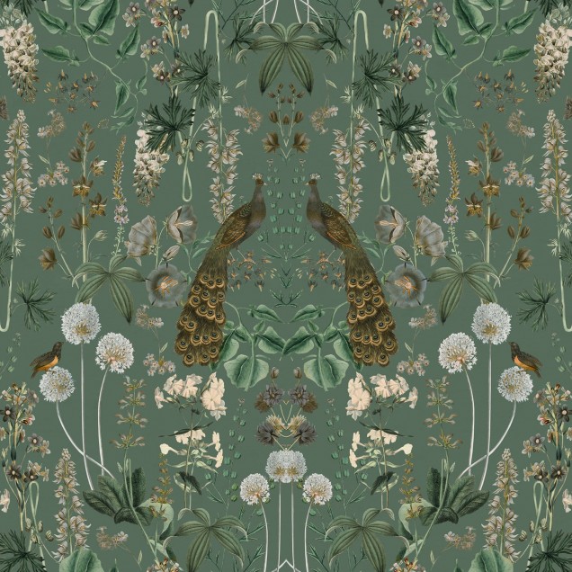 Tapet cu design floral, cu păuni pe fundal verde.