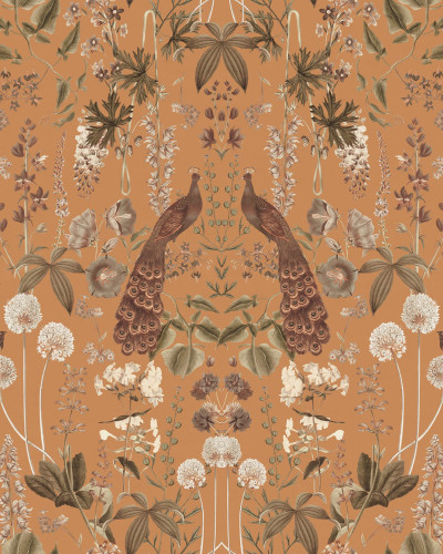 Tapet floral Peacock Garden Ochre, cu detalii botanice bogate si pasari exotice, intr-un interior modern.