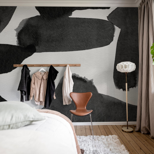 Wiggle Shapes - Graphite wallpaper, un wallpaper abstract cu forme ondulate in nuante de gri.