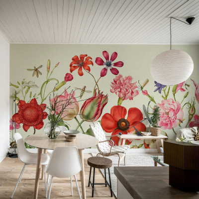 Tapet cu flori sălbatice Wild Flowers, Summer, un design modern cu flori vibrante pe un fundal verde deschis.