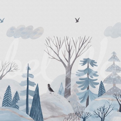 Tapet Winter Woods cu copaci, păsări și nori, perfect pentru dormitorul copilului dumneavoastră.