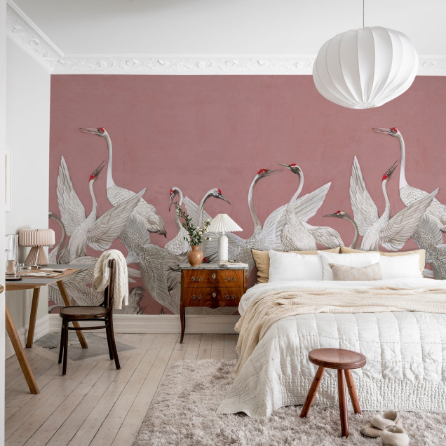 Tapet Soaring Cranes, Pink cu macarale zburatoare albe pe fundal roz