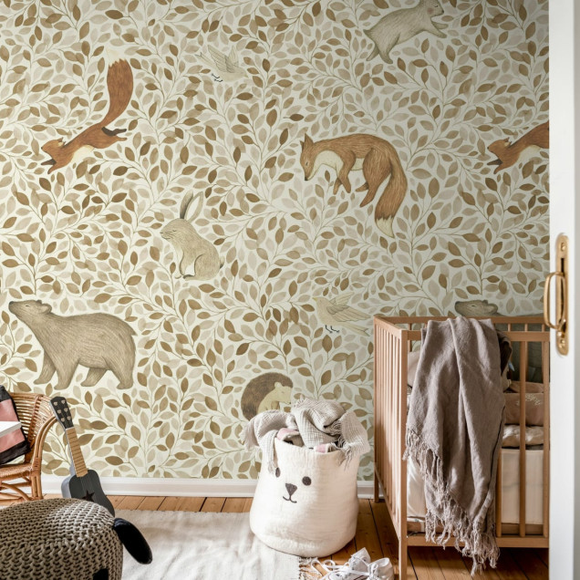 Tapet cu design minimalist cu motive inspirate din natură, in culori calde de bej, maro si crem.